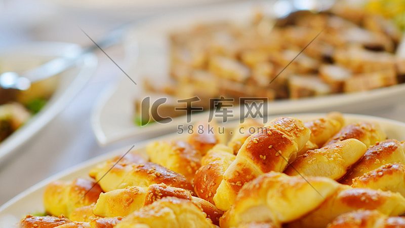 米面制品：零售与批发的差异化解析**